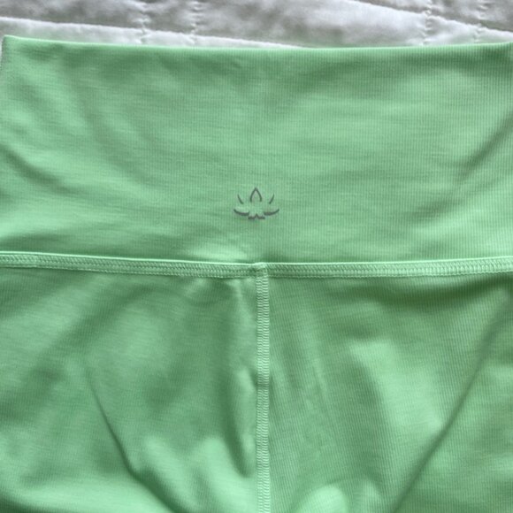 Beyond Yoga Rib High Waisted Midi Legging size M NWT - Picture 4 of 4